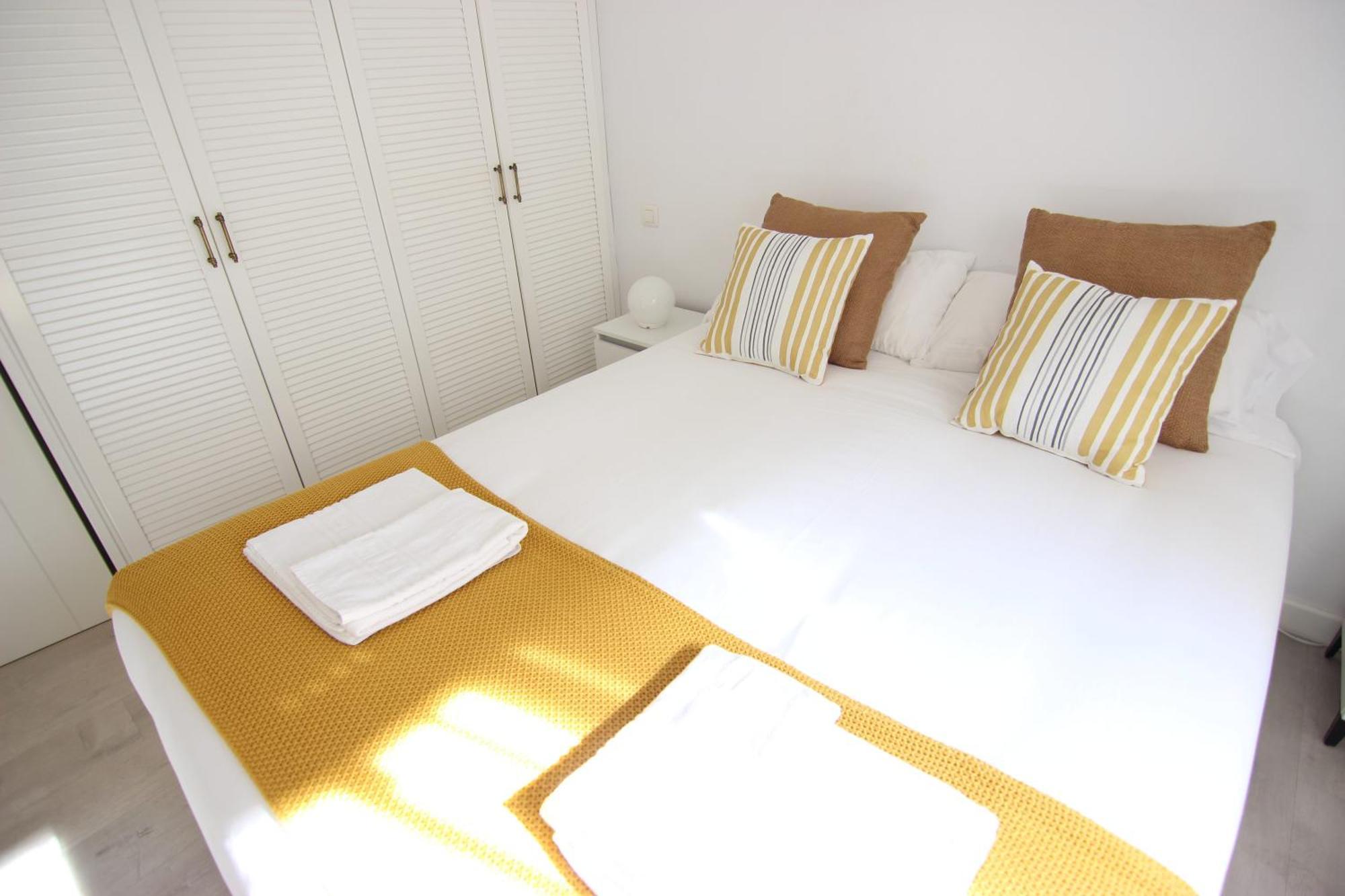Rentalsevilla Espacioso Apartamento En La Alameda De Hercules Con Parking Eksteriør bilde
